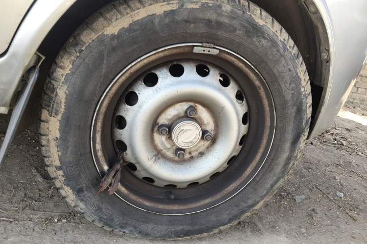 Used Dongfeng Xiaokang K05S 2019 1.2L Practical Version China VI Standard DK12 Right Front Wheel Hub