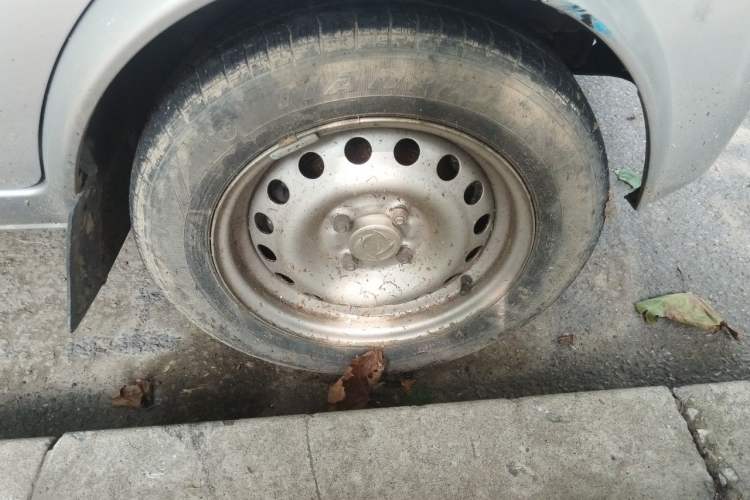 Used Dongfeng Xiaokang K05S 2019 1.2L Practical Version China VI Standard DK12 Right Front Wheel Hub