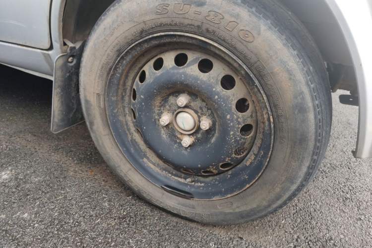 Used Dongfeng Xiaokang K05S 2019 1.2L Practical Version China VI Standard DK12 Right Front Wheel Hub