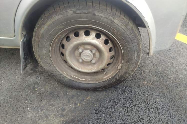 Used Dongfeng Xiaokang K05S 2019 1.2L Practical Version China VI Standard DK12 Right Front Wheel Hub
