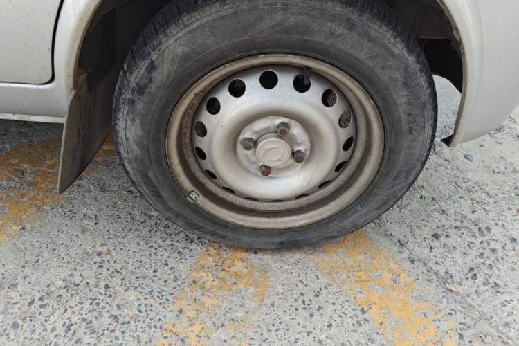 Used Dongfeng Xiaokang K05S 2019 1.2L Practical Version China VI Standard DK12 Right Front Wheel Hub
