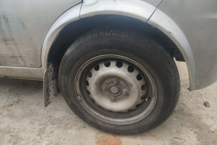 Used Dongfeng Xiaokang K05S 2019 1.2L Practical Version China VI Standard DK12 Right Front Wheel Hub