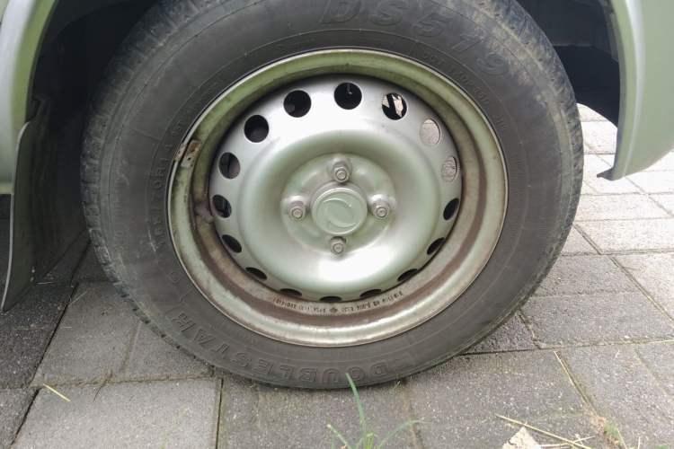 Used Dongfeng Xiaokang K05S  Right Front Wheel Hub