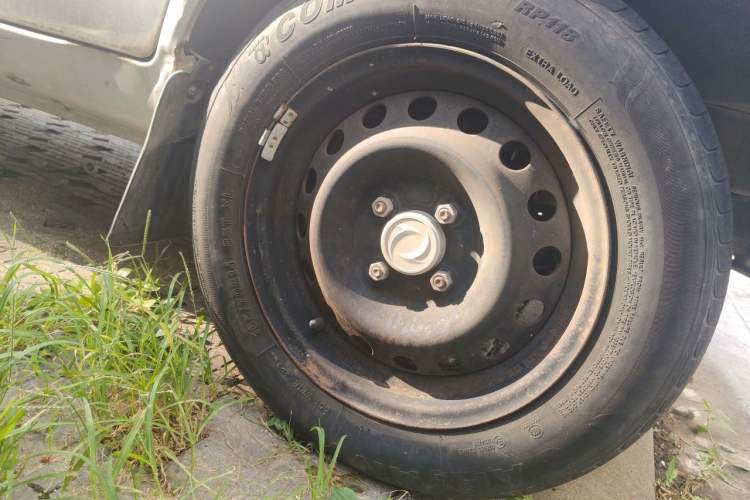 Used Dongfeng Xiaokang K05S 2019 1.2L Practical Version China VI Standard DK12 Right Front Wheel Hub
