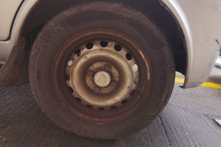 Used Dongfeng Xiaokang K05S 2019 1.2L Practical Version China VI Standard DK12 Right Front Wheel Hub