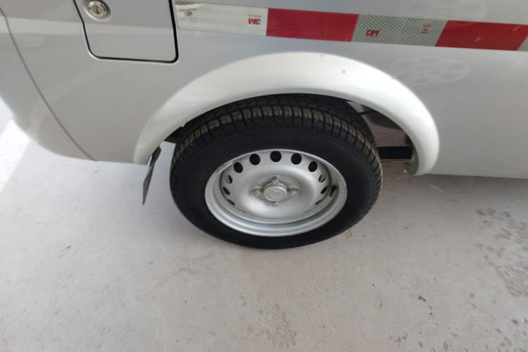 Used Dongfeng Xiaokang K05S 2019 1.2L Practical Version China VI Standard DK12 Right Rear Wheel Hub