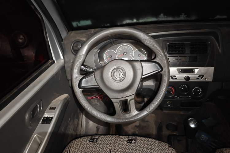 Used Dongfeng Xiaokang K05S 2019 1.2L Practical Version China VI Standard DK12 Steering Wheel