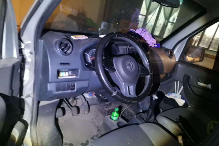 Used Dongfeng Xiaokang K05S 2019 1.2L Practical Version China VI Standard DK12 Steering Wheel