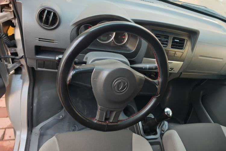 Used Dongfeng Xiaokang K05S 2019 1.2L Practical Version China VI Standard DK12 Steering Wheel