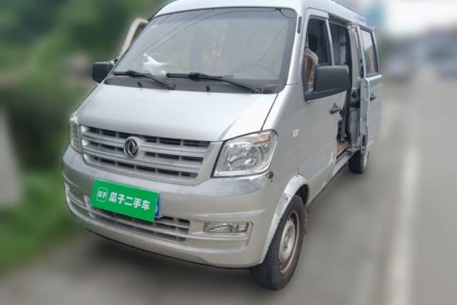 Used Dongfeng Xiaokang K05S Dongfeng Sokon K05S Five-Seat Manual 1.2L Light Closed Cargo Van