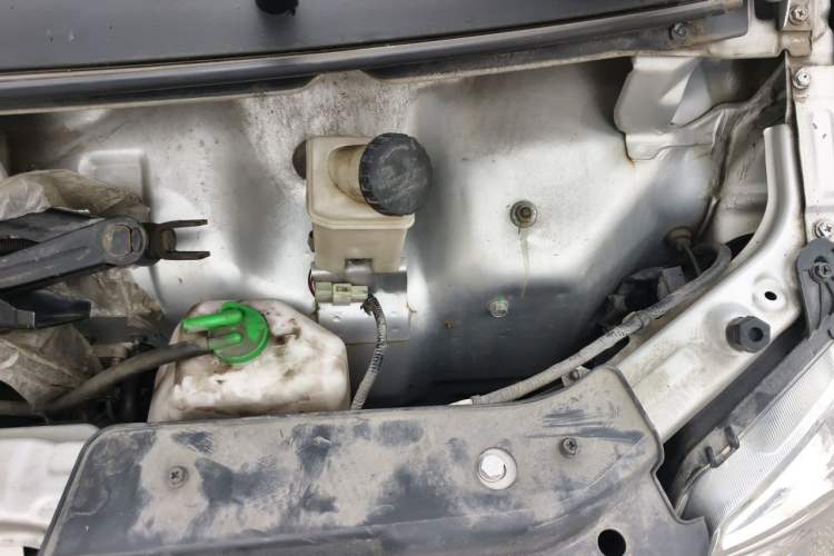 Used Dongfeng Xiaokang K05S 2022 1.3L High-Power Base Version Engine Bay Left