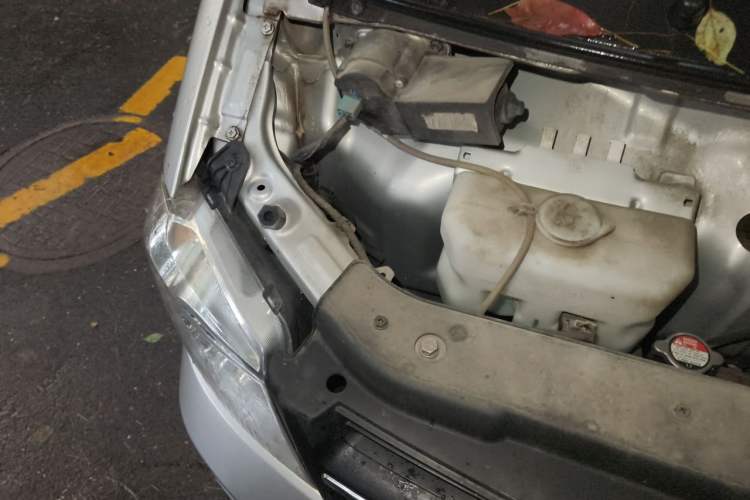 Used Dongfeng Xiaokang K05S 2022 1.3L High-Power Base Version Engine Bay Right