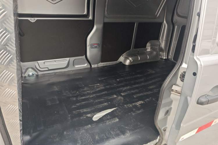 Used Dongfeng Xiaokang K05S 2022 1.3L High-Power Base Version Interior 4