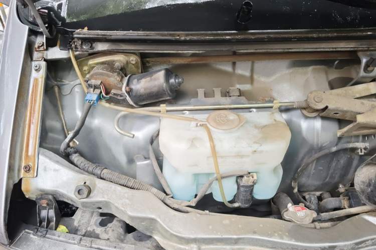 Used Dongfeng Xiaokang K07 2006 1.0L Base Version AF10-06 Engine Bay Right
