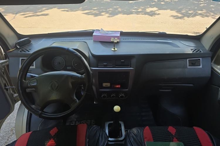 Used Dongfeng Xiaokang K07 2013 1.2L Standard Edition DK12-01 Center Console
