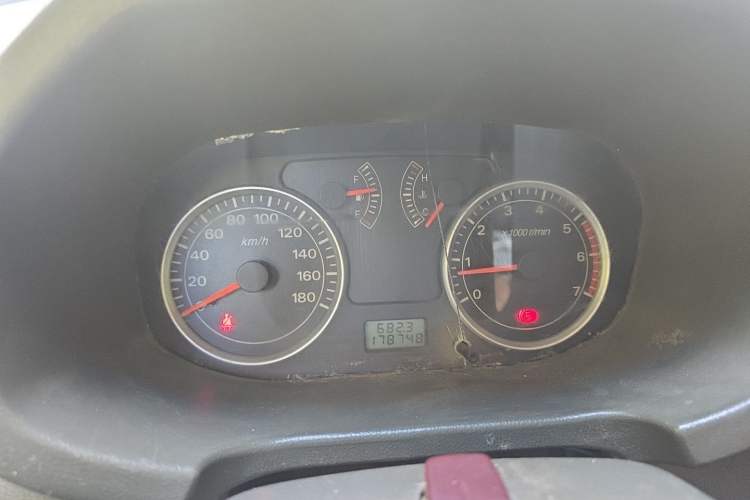 Used Dongfeng Xiaokang K07 2013 1.2L Standard Edition DK12-01 Instrument Cluster