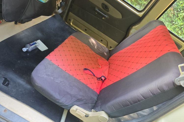 Used Dongfeng Xiaokang K07 2013 1.2L Standard Edition DK12-01 Left Rear Seat
