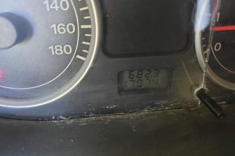 Used Dongfeng Xiaokang K07 2013 1.2L Standard Edition DK12-01 Odometer Close Up