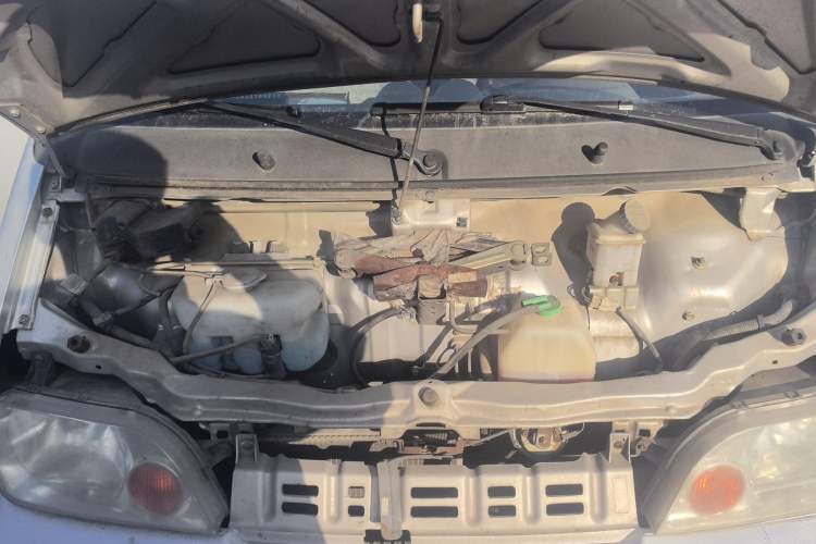 Used Dongfeng Xiaokang K07 2015 1.0L Practical E-commerce Version AF10-12 Engine Bay