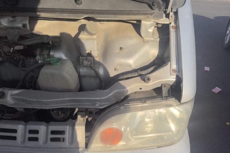 Used Dongfeng Xiaokang K07 2015 1.0L Practical E-commerce Version AF10-12 Engine Bay Left