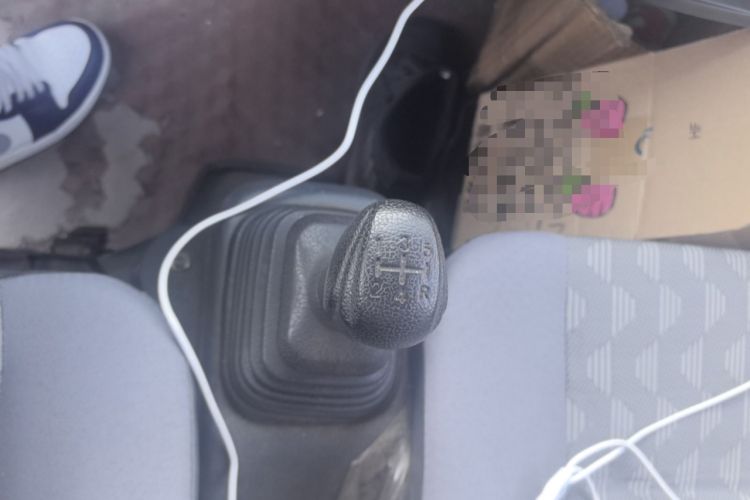 Used Dongfeng Xiaokang K07 2015 1.0L Practical E-commerce Version AF10-12 Gear Lever