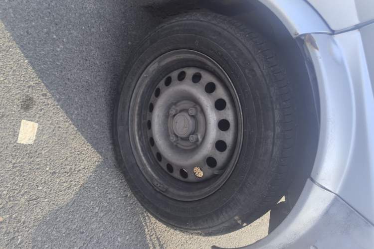 Used Dongfeng Xiaokang K07 2015 1.0L Practical E-commerce Version AF10-12 Right Front Wheel Hub