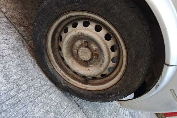 Used Dongfeng Xiaokang K07II 2007 1.0L Base Version BG10-01 Right Front Wheel Hub