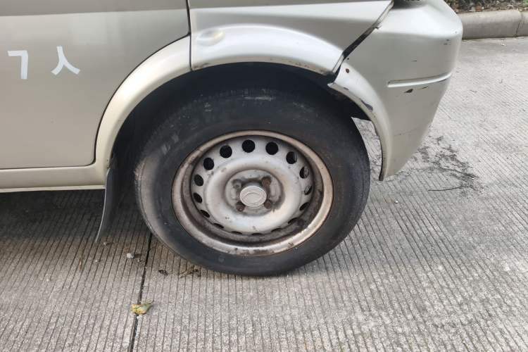 Used Dongfeng Xiaokang K07II 2007 1.0L Base Version BG10-01 Right Front Wheel Hub