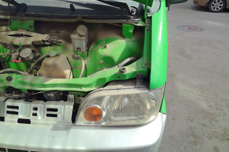 Used Dongfeng Xiaokang K07II 2013 1.0L Base Version Engine Bay Left