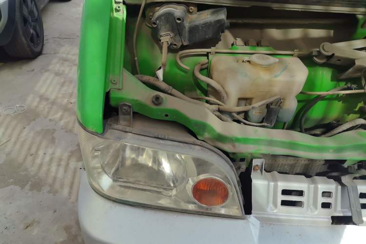 Used Dongfeng Xiaokang K07II 2013 1.0L Base Version Engine Bay Right