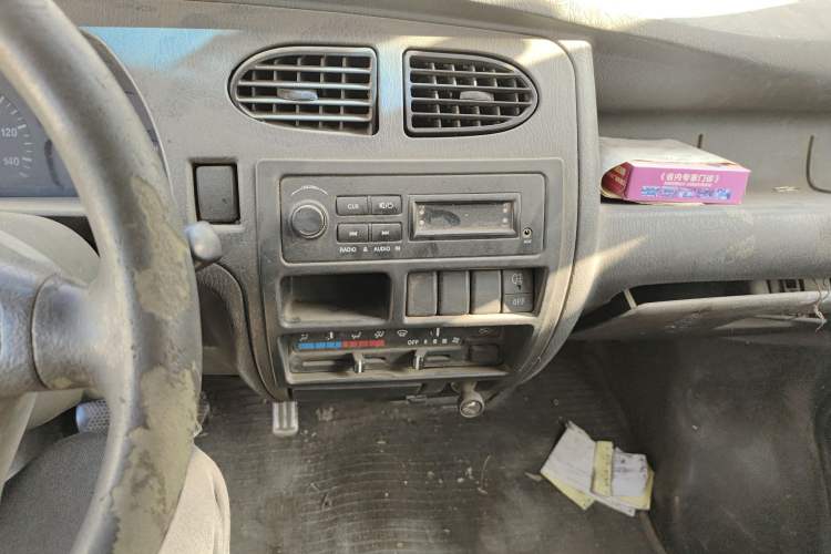 Used Dongfeng Xiaokang K07II 2013 1.0L Base Version Audio And AC Panel