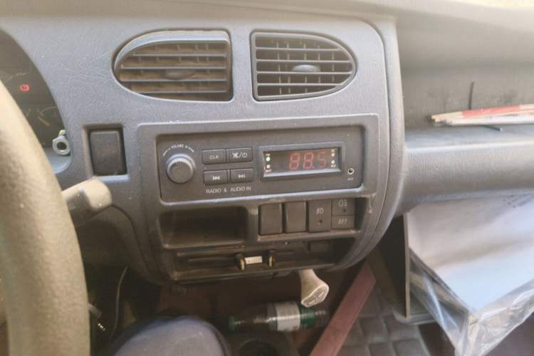 Used Dongfeng Xiaokang K07II 2013 1.0L Base Version Audio And AC Panel