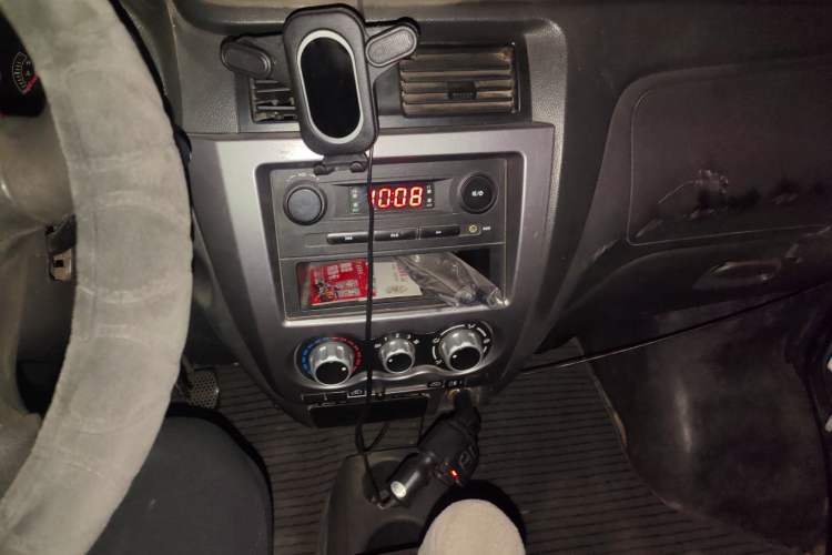 Used Dongfeng Xiaokang K07II 2013 1.0L Base Model CNG Audio And AC Panel