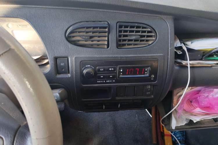 Used Dongfeng Xiaokang K07II 2013 1.0L Base Version Audio And AC Panel