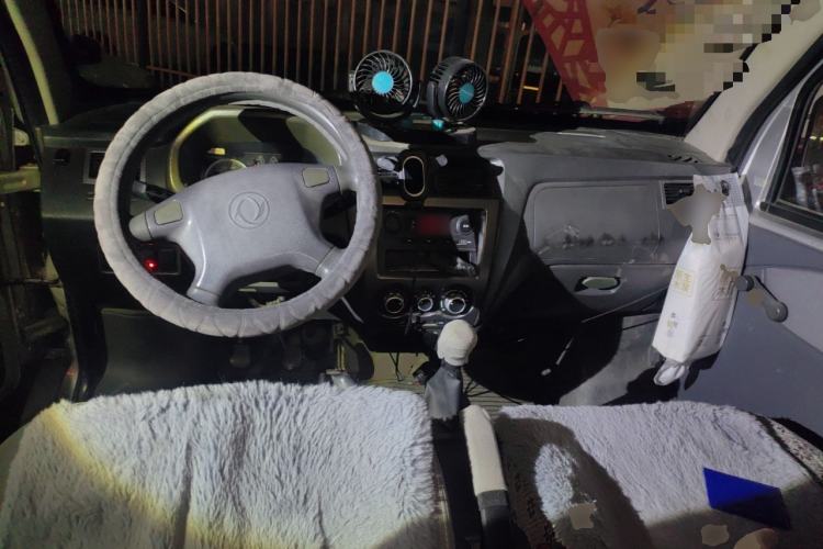 Used Dongfeng Xiaokang K07II 2013 1.0L Base Model CNG Center Console