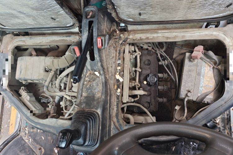 Used Dongfeng Xiaokang K07II 2013 1.0L Base Version Engine Bay