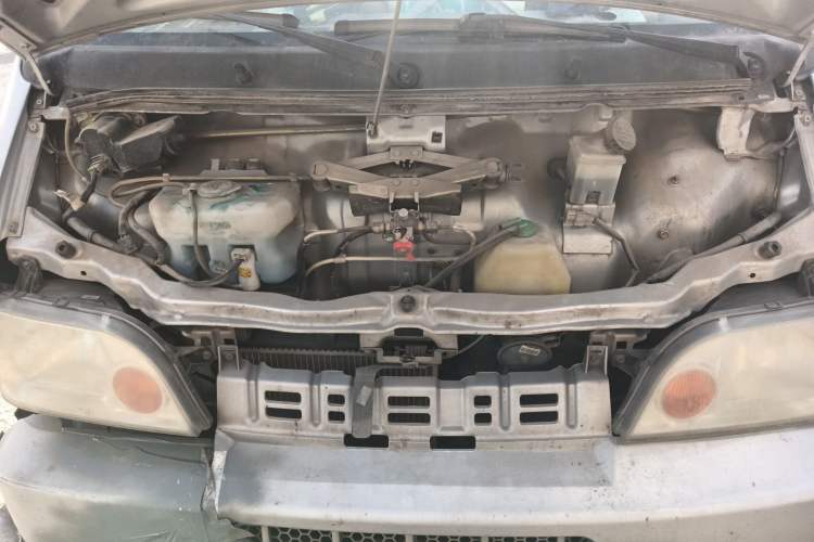Used Dongfeng Xiaokang K07II 2013 1.0L Base Version Engine Bay