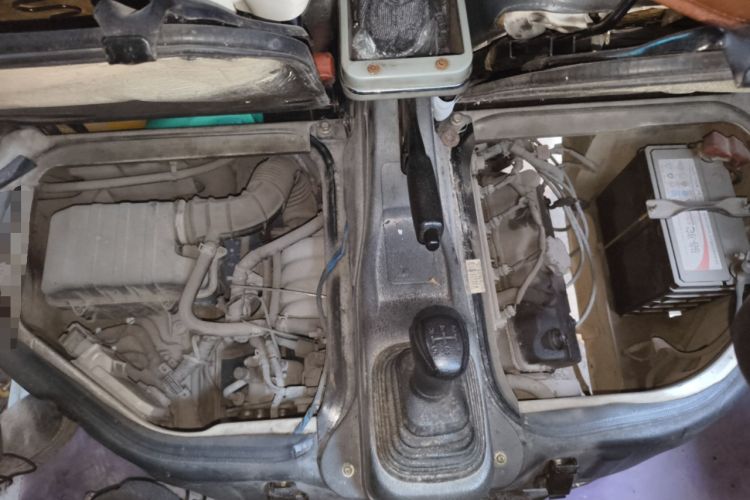 Used Dongfeng Xiaokang K07II 2013 1.0L Base Version Engine Bay