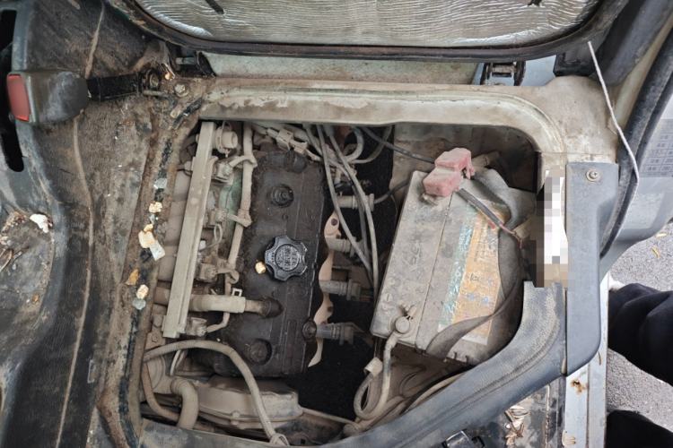 Used Dongfeng Xiaokang K07II 2013 1.0L Base Version Engine Bay Left