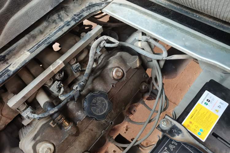 Used Dongfeng Xiaokang K07II 2013 1.0L Base Version Engine Bay Left