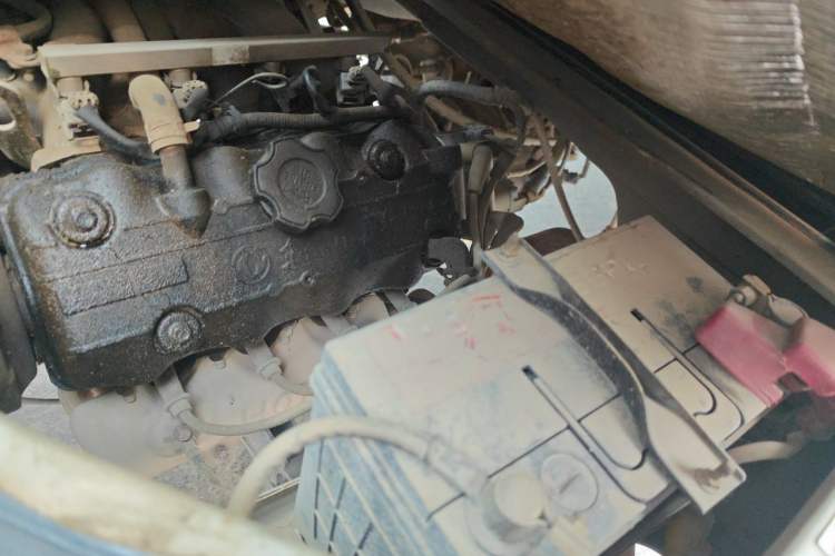 Used Dongfeng Xiaokang K07II 2013 1.0L Base Version Engine Bay Left