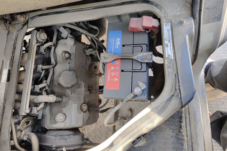 Used Dongfeng Xiaokang K07II 2013 1.0L Base Version Engine Bay Left