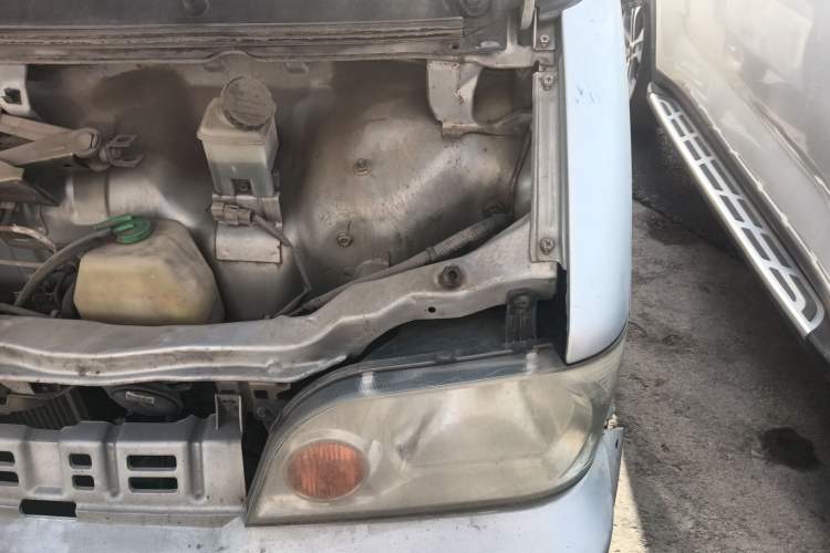 Used Dongfeng Xiaokang K07II 2013 1.0L Base Version Engine Bay Left