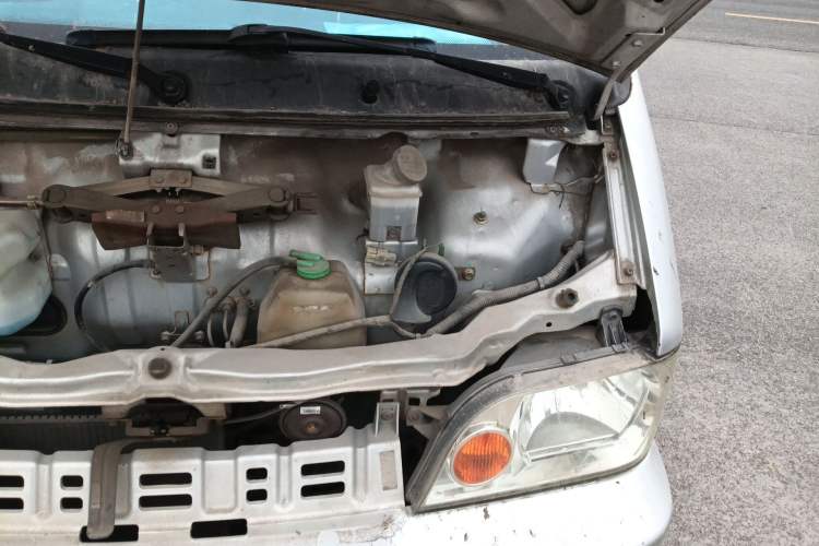 Used Dongfeng Xiaokang K07II 2013 1.0L Base Version Engine Bay Left