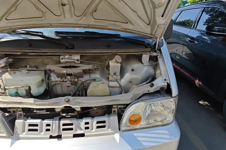 Used Dongfeng Xiaokang K07II 2013 1.0L Base Version Engine Bay Left