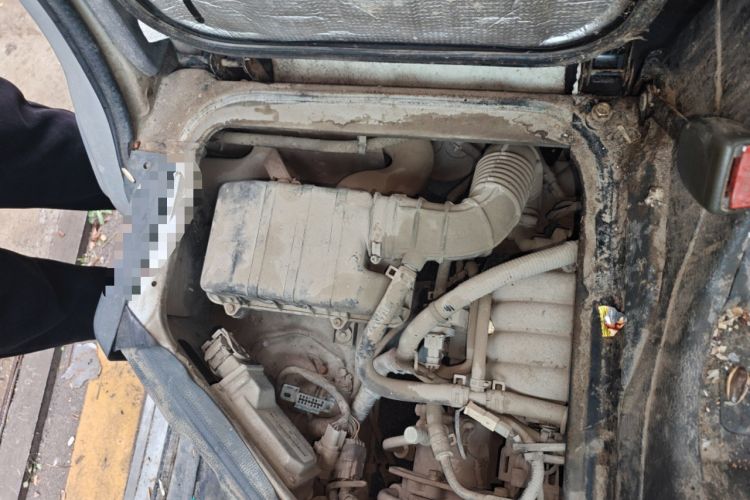 Used Dongfeng Xiaokang K07II 2013 1.0L Base Version Engine Bay Right