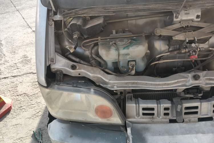Used Dongfeng Xiaokang K07II 2013 1.0L Base Version Engine Bay Right