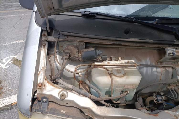 Used Dongfeng Xiaokang K07II 2013 1.0L Base Version Engine Bay Right