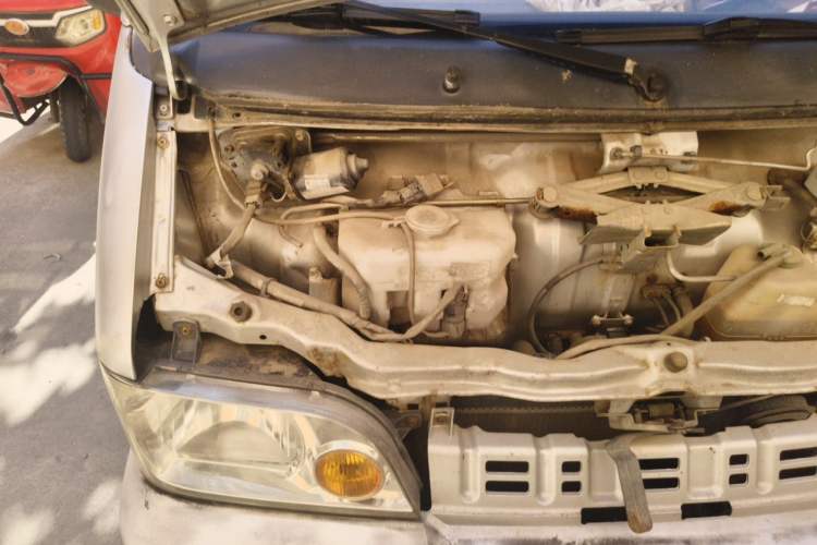 Used Dongfeng Xiaokang K07II 2013 1.0L Base Version Engine Bay Right