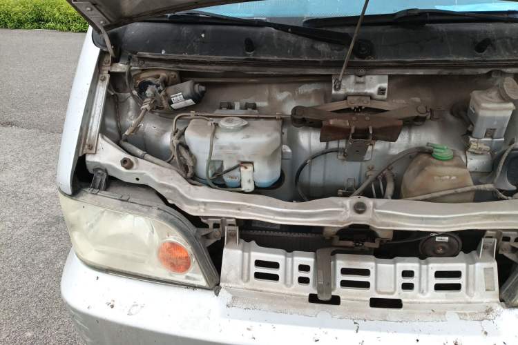 Used Dongfeng Xiaokang K07II 2013 1.0L Base Version Engine Bay Right